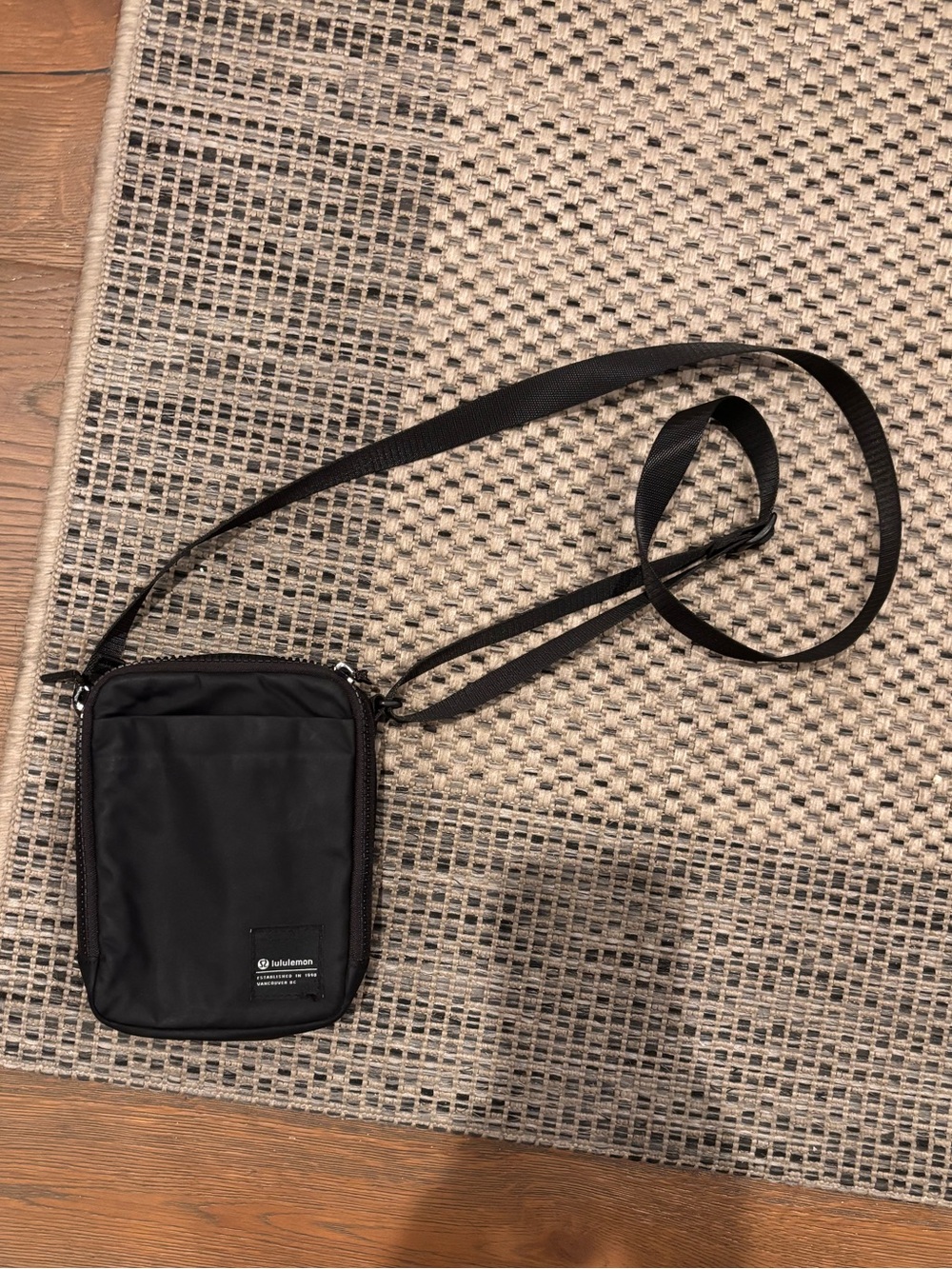 lululemon athletica Black Unisex Crossbody Organizer Pouch